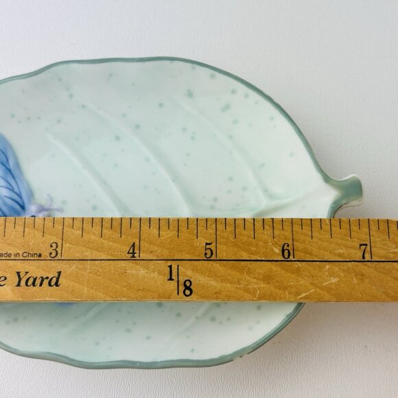 Favorite Things Green Dragonfly Porcelain Soap Dish Or Trinket Dish - Picture 5 of 7